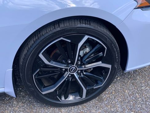 Used 2023 Nissan Altima 2.5 SR FWD image 9