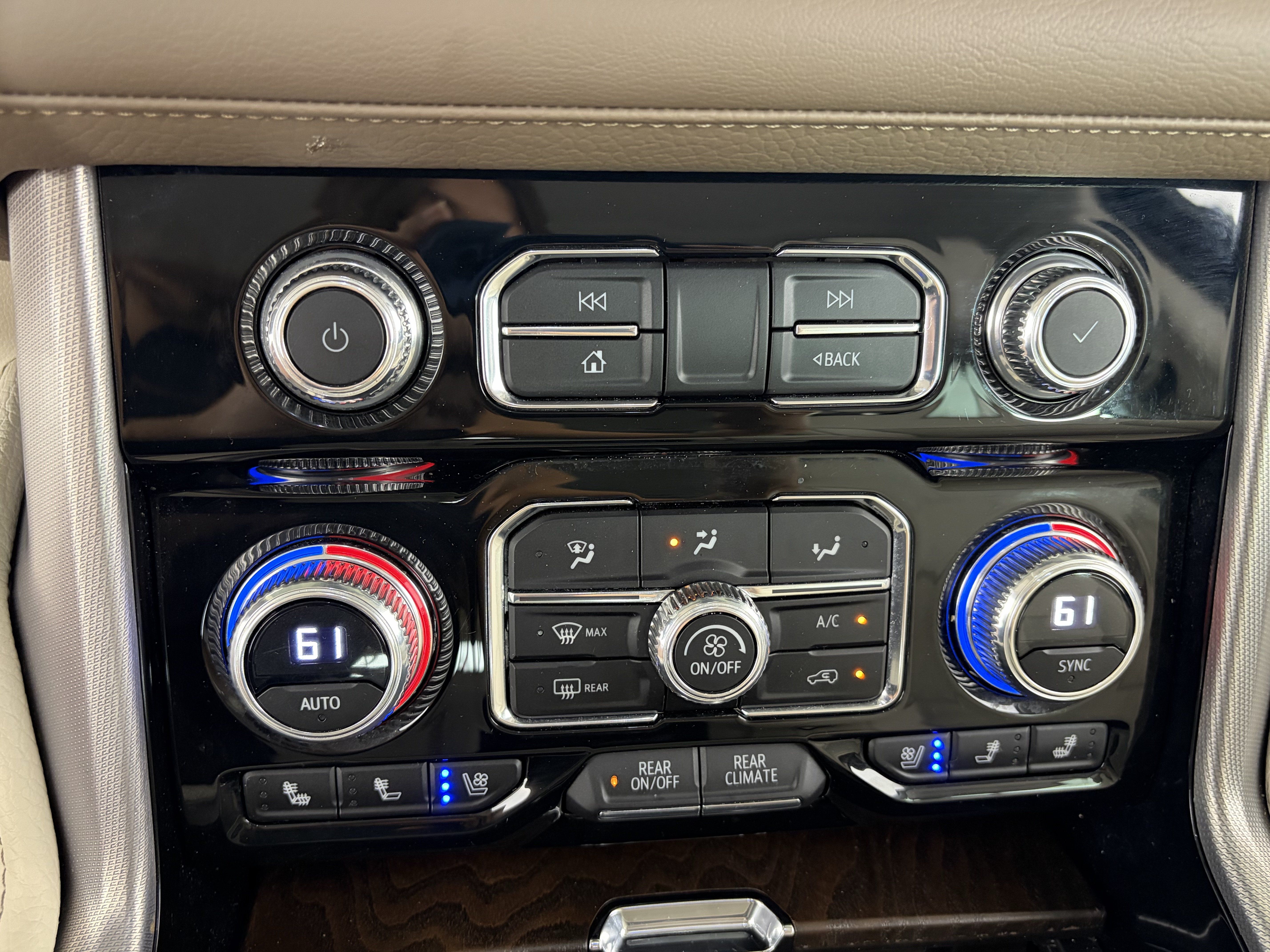 Used 2023 GMC Yukon Denali AWD/4WD image 26