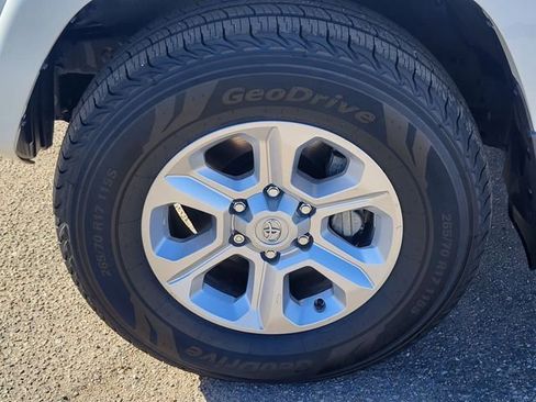 Used 2022 Toyota 4Runner SR5 Premium image 10