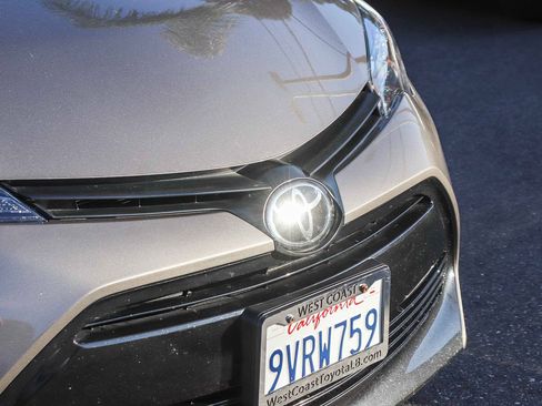 Used 2019 Toyota Corolla LE image 6