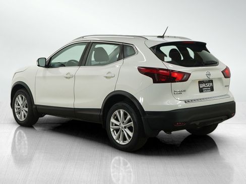 Used 2017 Nissan Rogue Sport SV AWD/4WD image 3