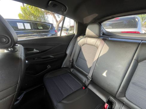 Used 2025 Buick Envista Preferred image 39