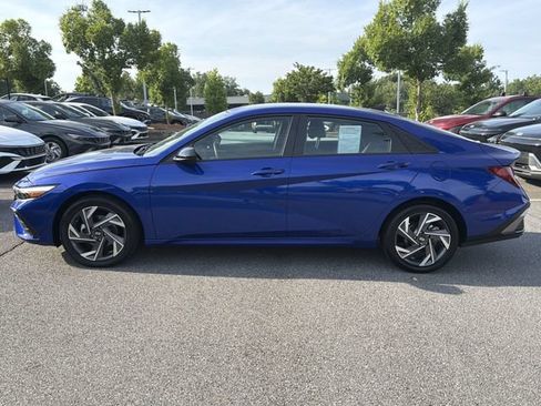 Certified 2025 Hyundai Elantra Sport FWD image 4