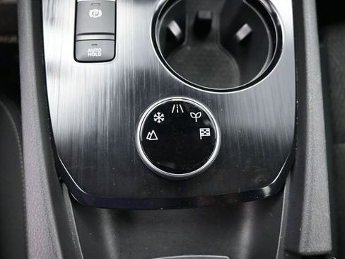 Used 2025 Nissan Rogue SV AWD/4WD image 25