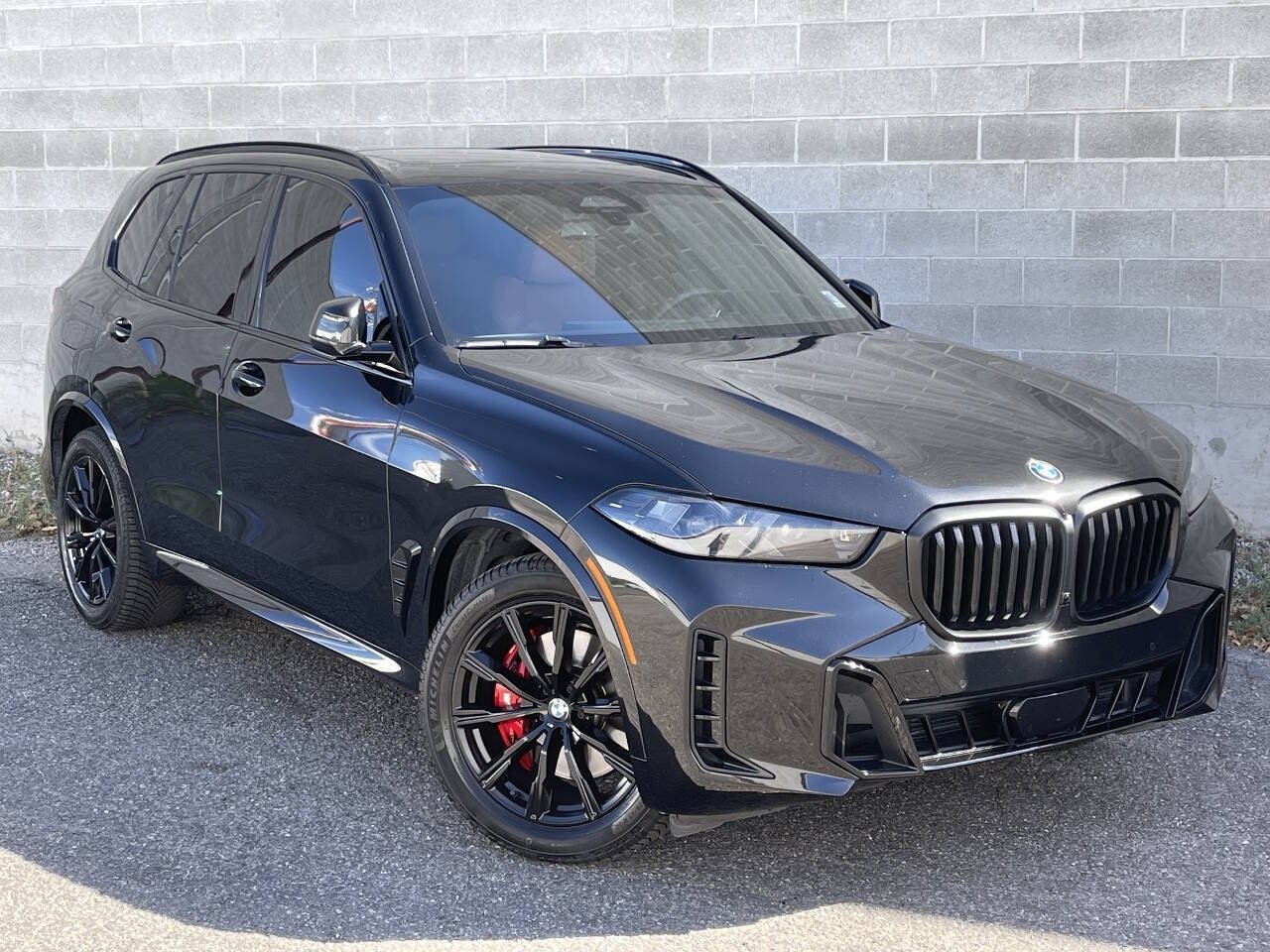 Used 2025 BMW X5 xDrive40i w/ M Sport Package AWD/4WD image 3