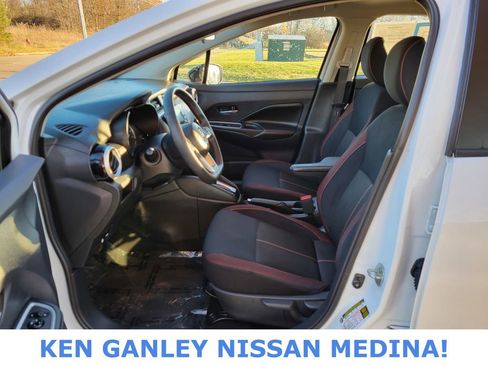 Used 2022 Nissan Versa SR w/ Convenience Package image 35
