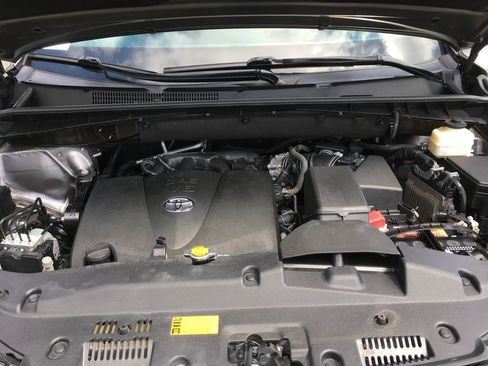 Used 2017 Toyota Highlander SE AWD/4WD image 12