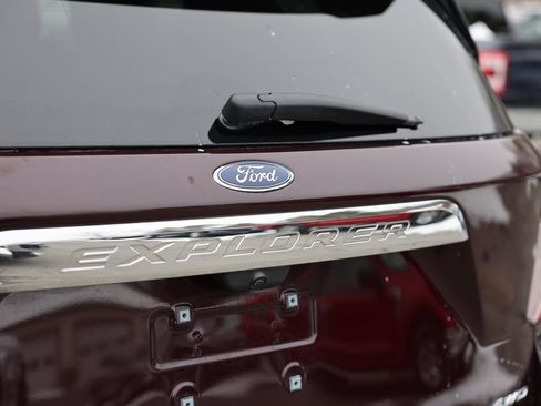 Certified 2023 Ford Explorer XLT w/ Equipment Group 202A image 31