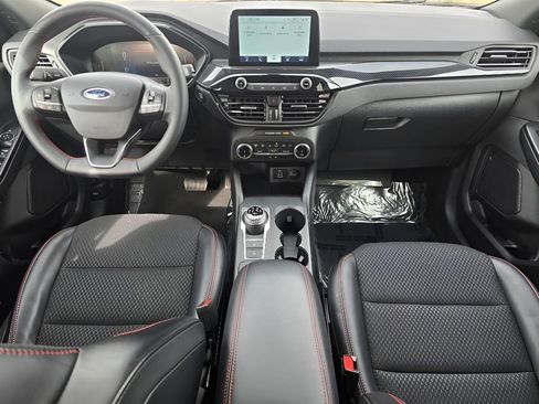 Used 2025 Ford Escape ST-Line image 25