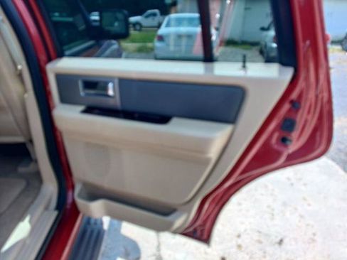 Used 2014 Ford Explorer XLT w/ Equipment Group 202A AWD/4WD image 16