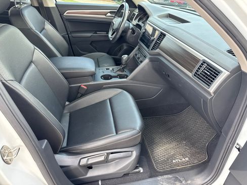 Used 2021 Volkswagen Atlas SE w/ Towing Package FWD image 13