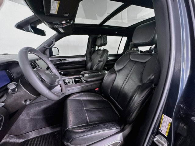Used 2022 Jeep Wagoneer Series I AWD/4WD image 23