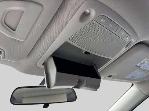 Used 2014 Nissan Rogue S FWD image 30