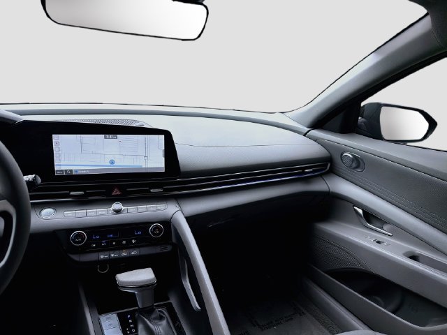 Certified 2024 Hyundai Elantra SEL FWD image 23