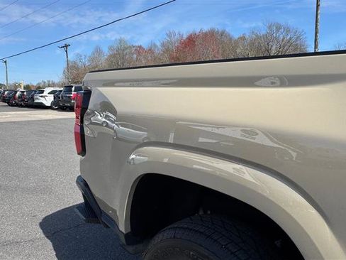 Used 2023 Chevrolet Colorado W/T image 27