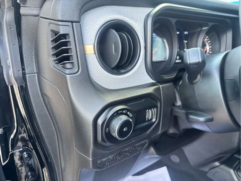Used 2025 Jeep Wrangler Sport AWD/4WD image 24