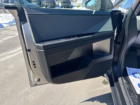 Used 2024 Tesla Cybertruck AWD Crew Cab image 23