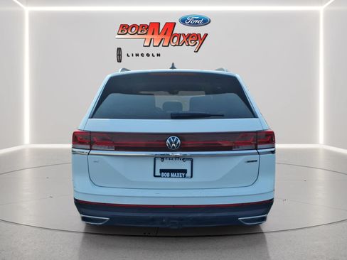 Used 2024 Volkswagen Atlas SE AWD/4WD image 5