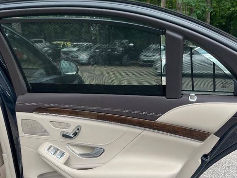 Used 2017 Mercedes-Benz S 550 4MATIC Sedan image 26