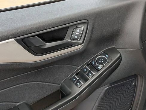 Certified 2022 Ford Escape SE w/ SE Sport Appearance Package image 14