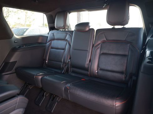 Used 2025 Lincoln Navigator Black Label AWD/4WD image 39
