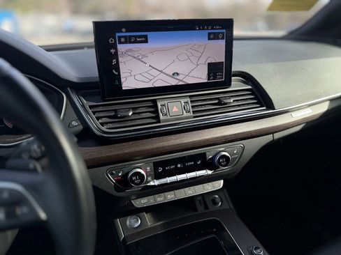Used 2023 Audi Q5 2.0T Premium Plus w/ Premium Plus Package AWD/4WD image 19