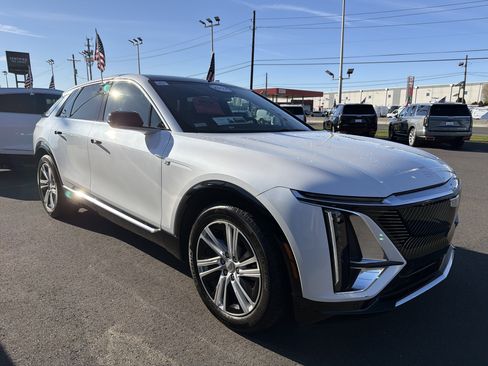 Used 2024 Cadillac Lyriq Tech image 5