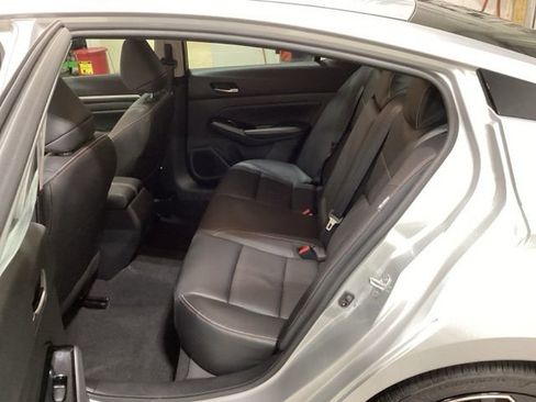 Used 2024 Nissan Altima 2.5 SR w/ SR Premium Package image 18