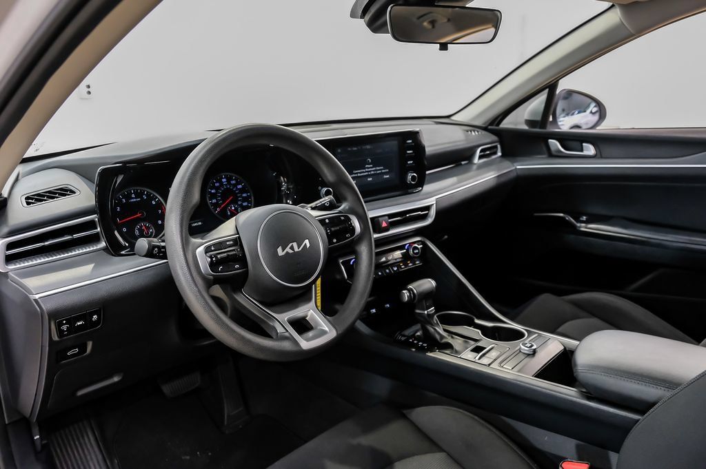 Used 2022 Kia K5 LX FWD image 3