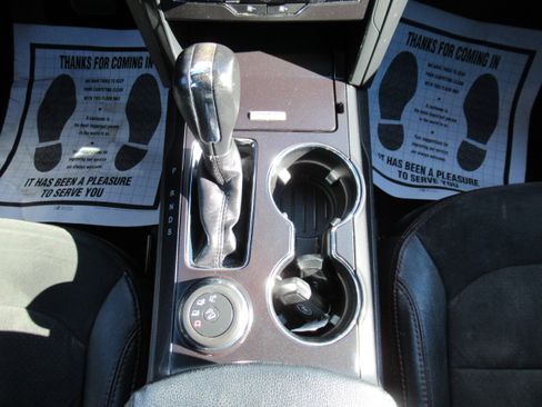 Used 2019 Ford Explorer XLT w/ Equipment Group 202A image 14