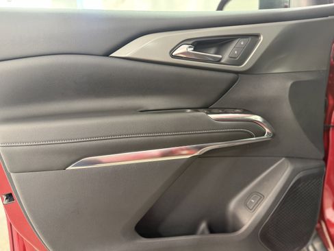 Used 2024 Chevrolet Traverse LT w/ Trailering Package image 13