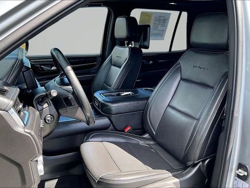 Used 2023 GMC Yukon Denali AWD/4WD image 25