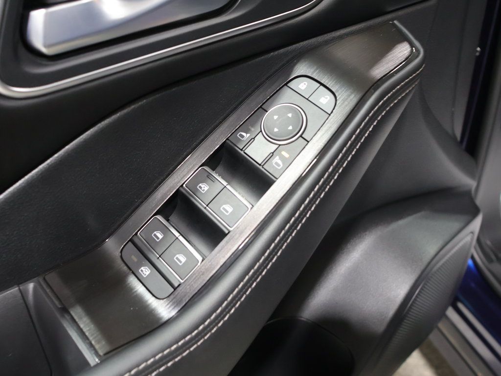 Used 2025 Nissan Rogue Platinum w/ Platinum Premium Package AWD/4WD image 13