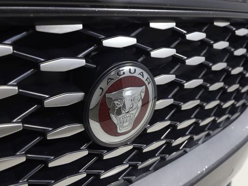 Used 2022 Jaguar E-PACE SE AWD/4WD image 16