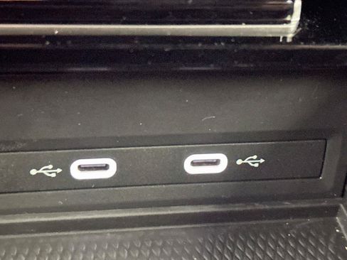Used 2025 Volkswagen Atlas Cross Sport SE FWD image 26