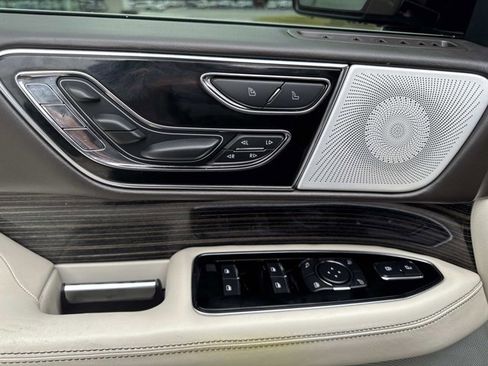 Used 2022 Lincoln Navigator L Black Label image 13