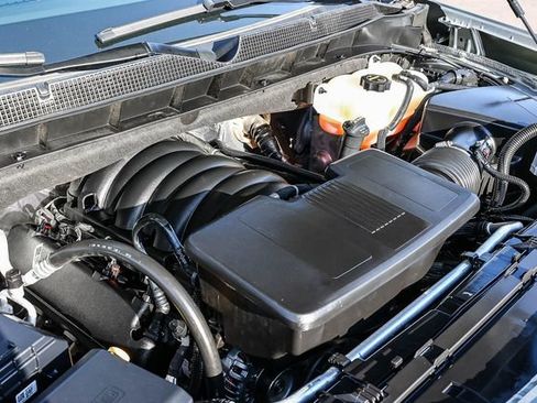Used 2025 Chevrolet Suburban Z71 AWD/4WD image 12