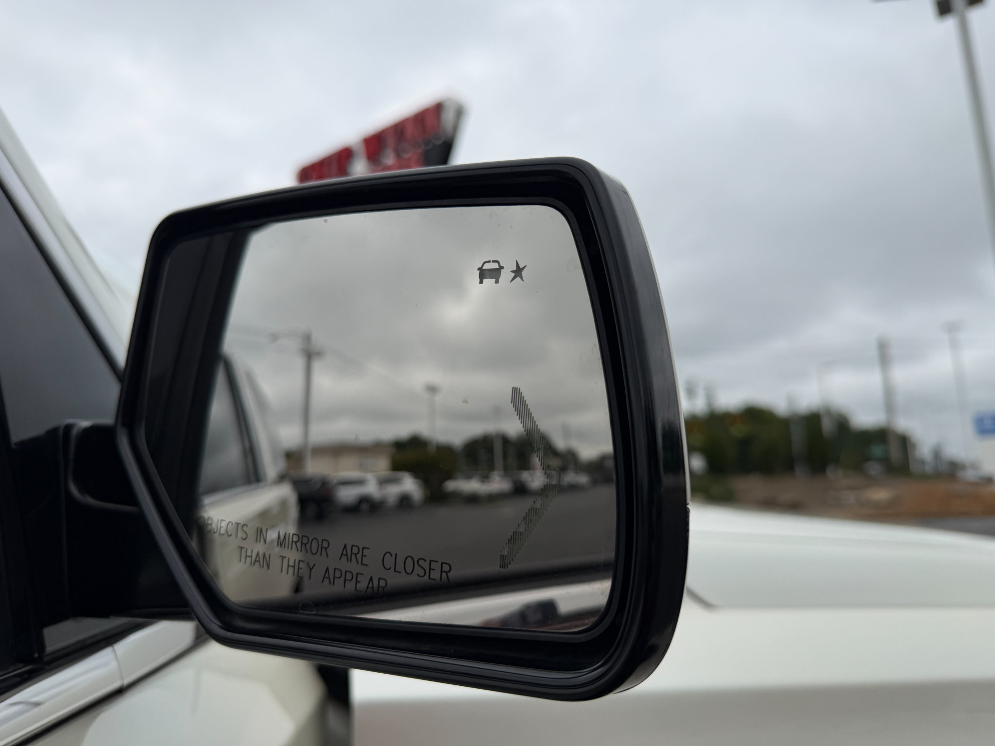 Used 2015 GMC Yukon Denali w/ Touring Package AWD/4WD image 20