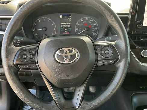 Used 2025 Toyota Corolla LE w/ LE Premium Package image 7