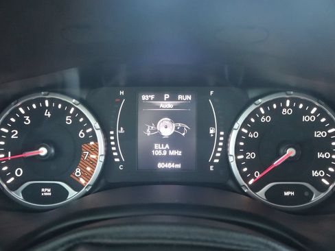 Used 2020 Jeep Renegade Latitude FWD image 33