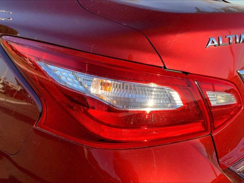 Used 2017 Nissan Altima 2.5 S w/ Power Driver Seat Package FWD image 31