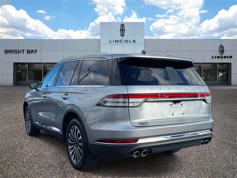 Used 2023 Lincoln Aviator AWD w/ Premium Package image 3