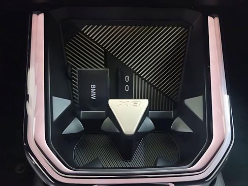 Used 2025 BMW X3 xDrive30i w/ Convenience Package image 17