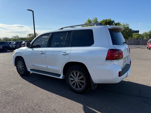 Used 2011 Lexus LX 570 4WD w/ Luxury Pkg image 6