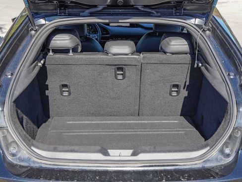 Used 2021 MAZDA MAZDA3 s image 31