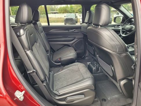 New 2025 Jeep Grand Cherokee L Altitude image 16