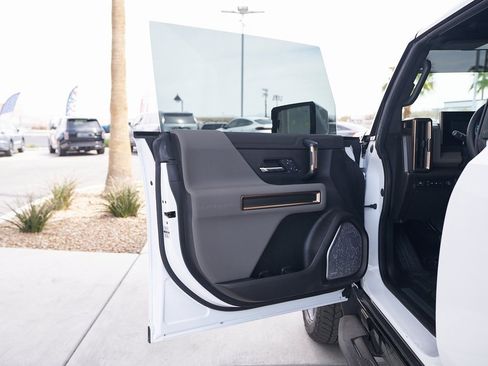 Used 2025 GMC Hummer EV 3X image 19
