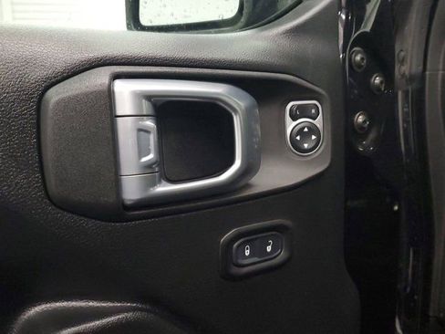 Used 2021 Jeep Wrangler Unlimited Sport AWD/4WD image 18