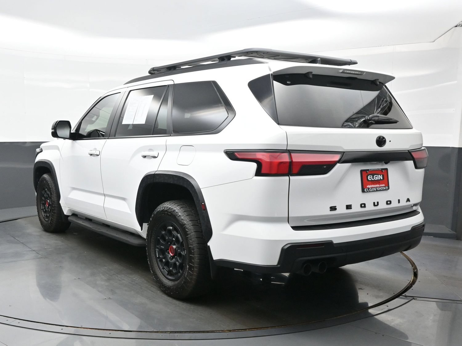 Used 2025 Toyota Sequoia TRD Pro AWD/4WD image 4