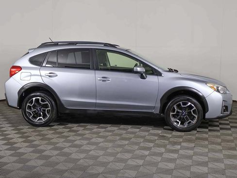 Used 2017 Subaru Crosstrek 2.0i Premium AWD/4WD image 9